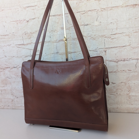 Monsac Rich Brown Leather Shoulder Bag - Picture 4 of 15